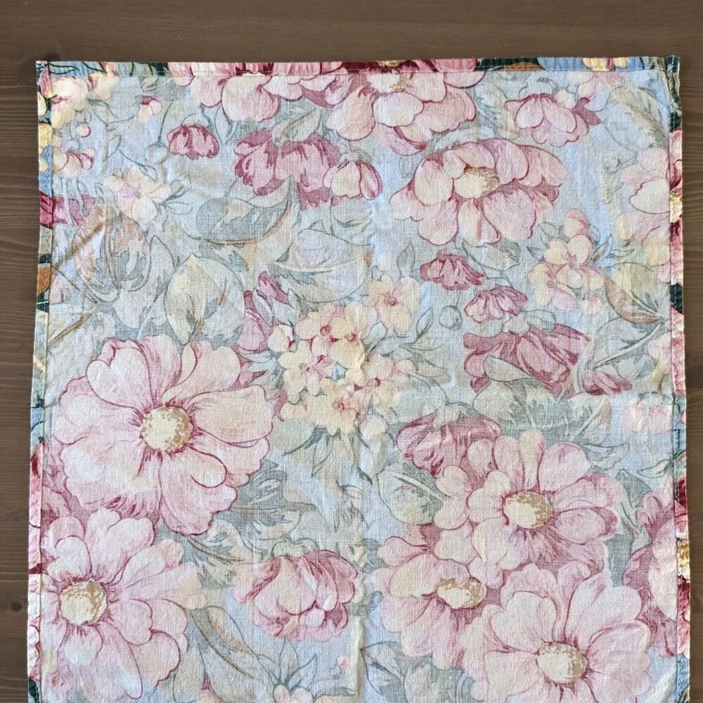 6 Vintage Handmade Cloth Napkins‎ - Romantic Floral Print on Blue Background